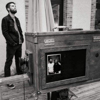 Portrait Argentique avec une chambre de rue (ou Afghan Box)